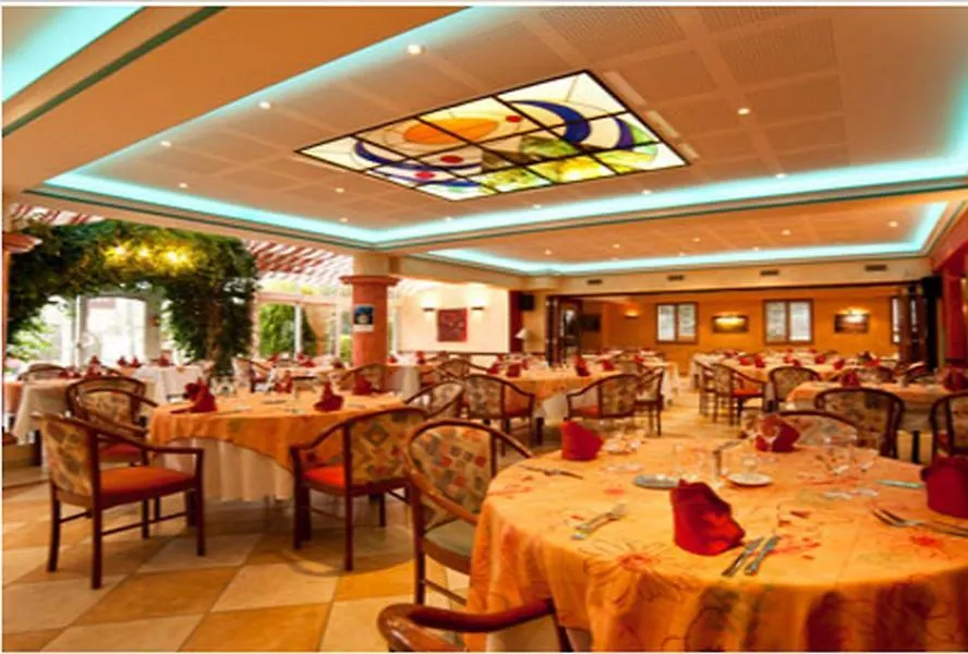 Motel Restaurant l’Enclos Millau 2*,  France