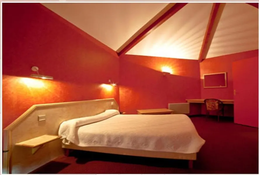 모텔 Logis Hotels - Hotel Restaurant L Enclos 미요