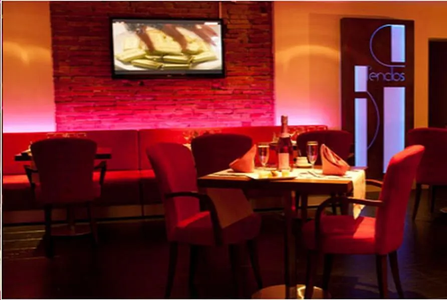모텔 Logis Hotels - Hotel Restaurant L Enclos 미요