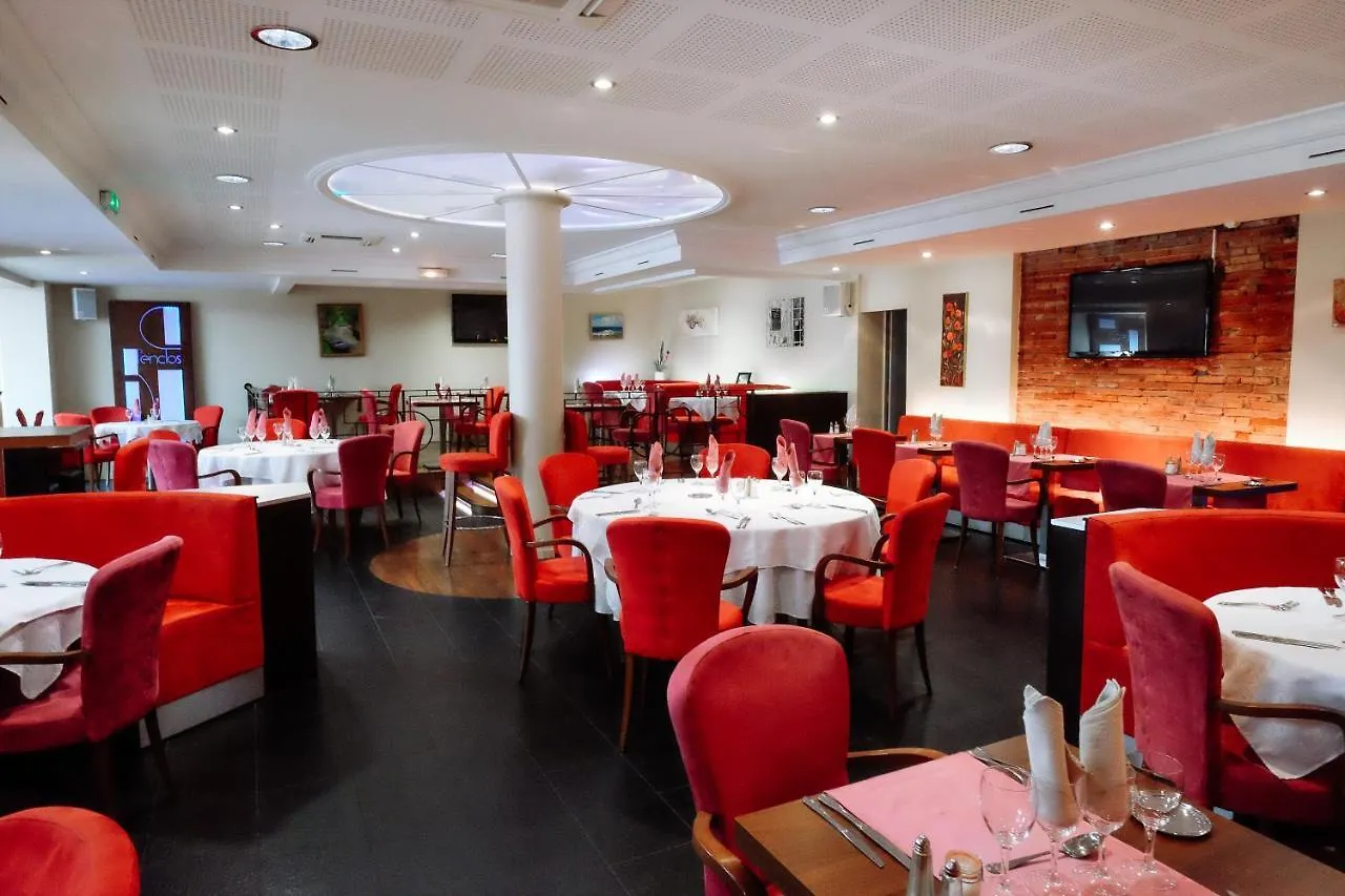 Logis Hotels - Hotel Restaurant L Enclos 미요 2*,